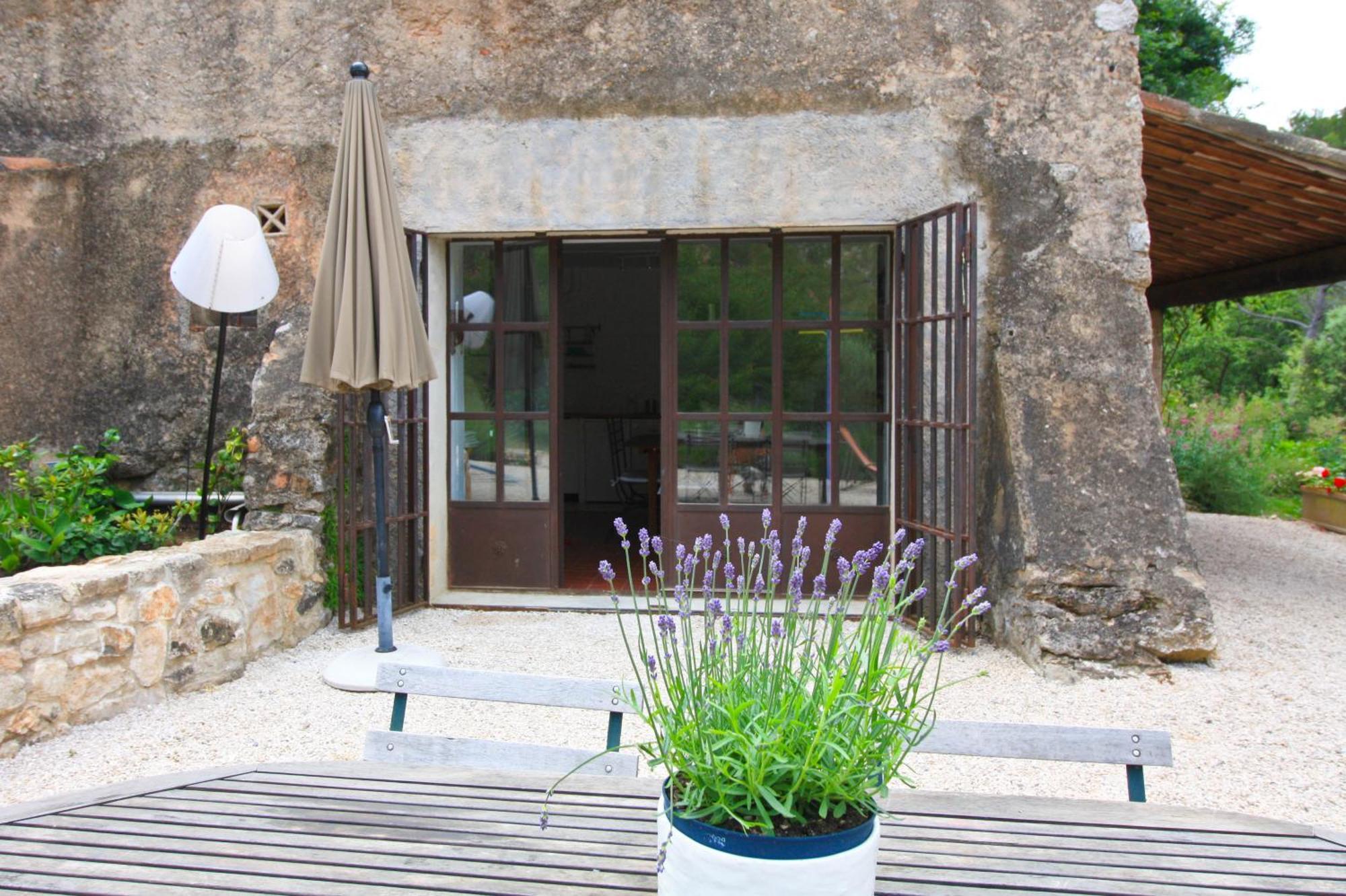 Bed and Breakfast Le Moulin En Provence Saint-Antonin-sur-Bayon Exterior foto