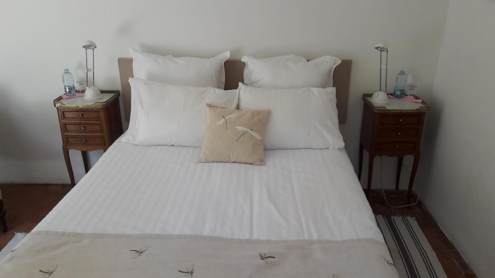 Bed and Breakfast Le Moulin En Provence Saint-Antonin-sur-Bayon Habitación foto